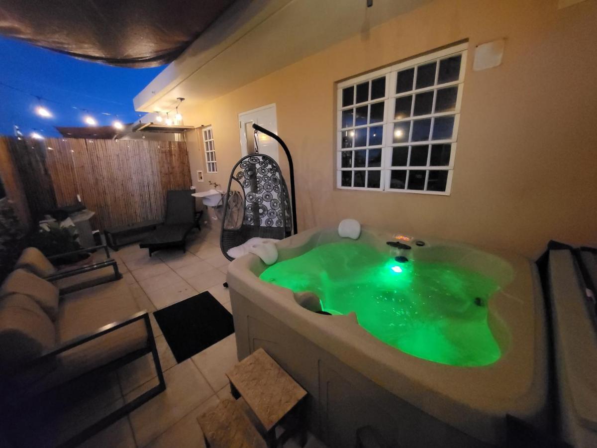 Private Jacuzzi Oasis With Mountain Views And Free Parking Apartment Ponce Exterior foto