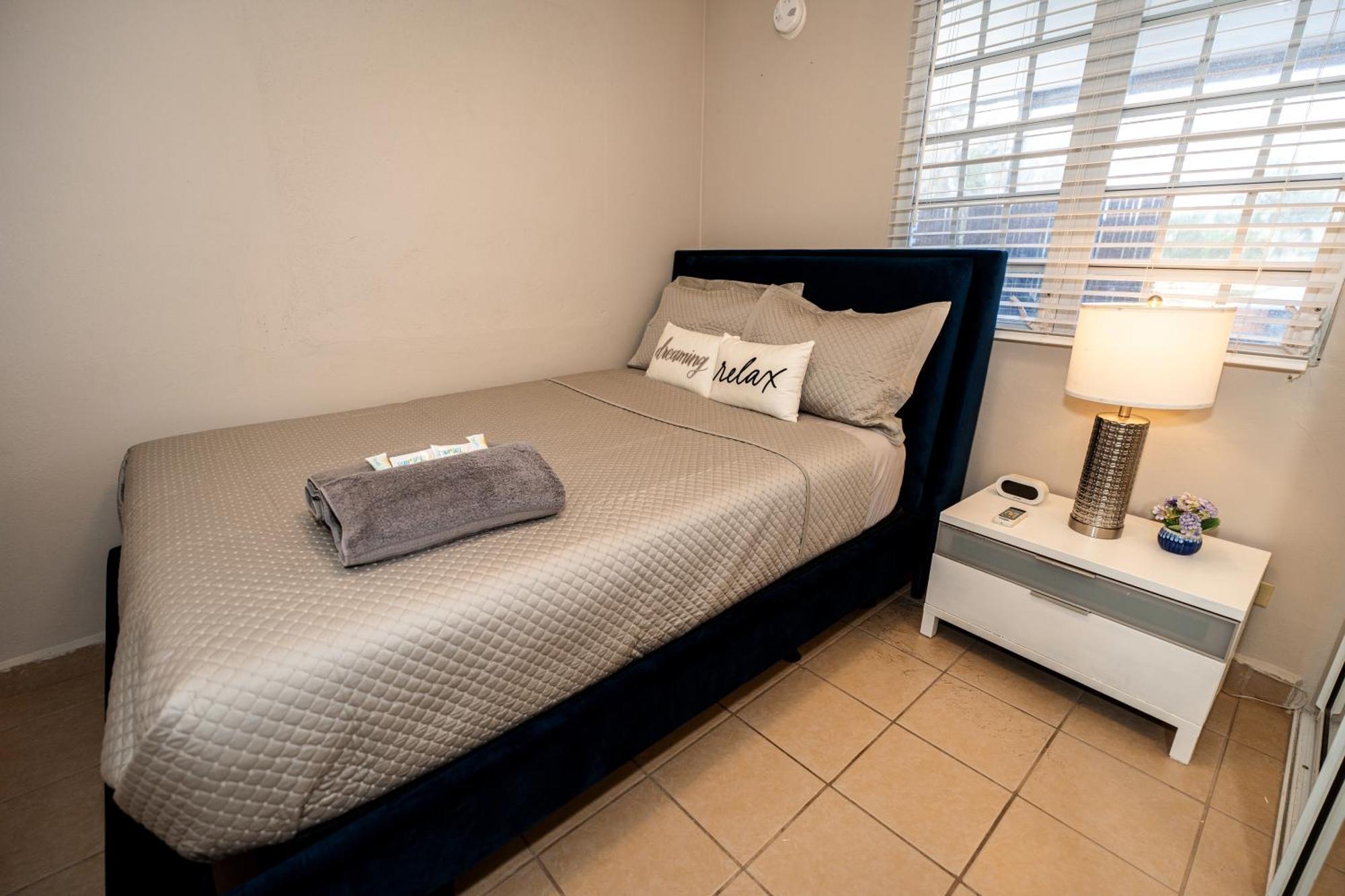 Private Jacuzzi Oasis With Mountain Views And Free Parking Apartment Ponce Exterior foto