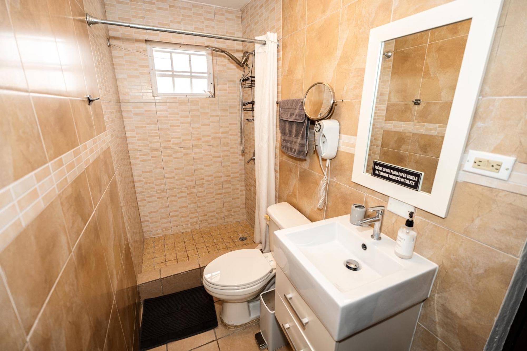 Private Jacuzzi Oasis With Mountain Views And Free Parking Apartment Ponce Exterior foto