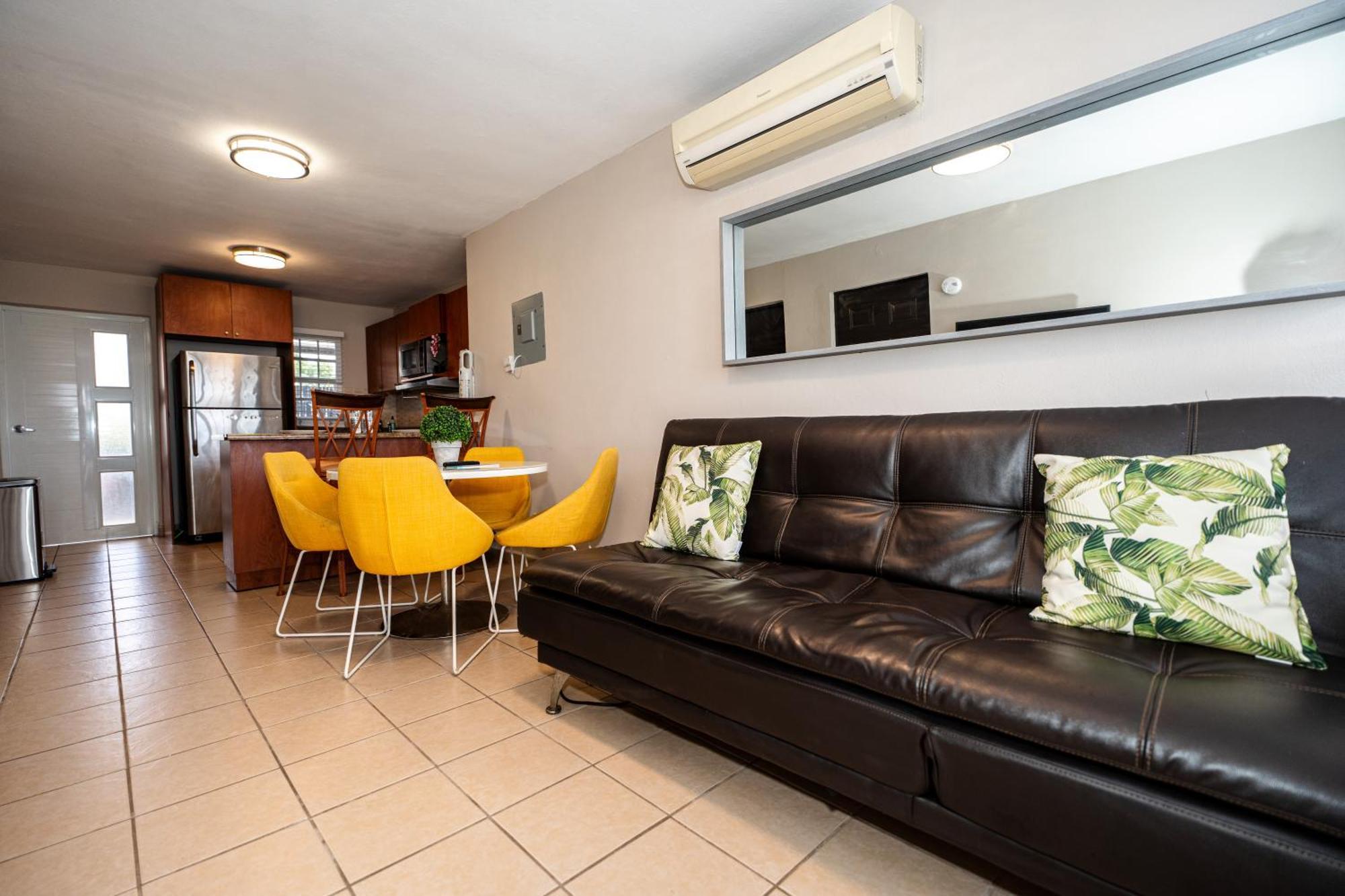 Private Jacuzzi Oasis With Mountain Views And Free Parking Apartment Ponce Exterior foto